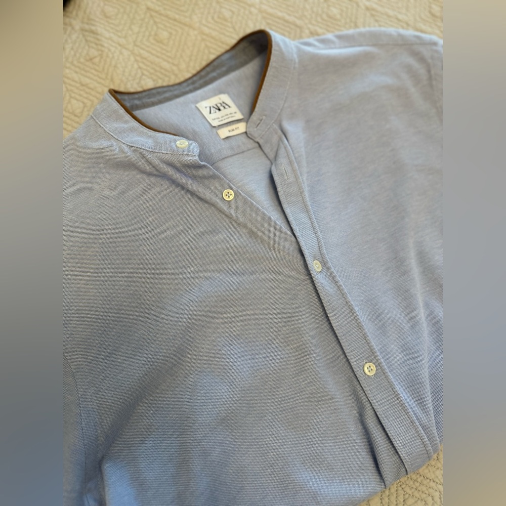 Zara men’s short rolled sleeve shirt. Light blue. Size XXL